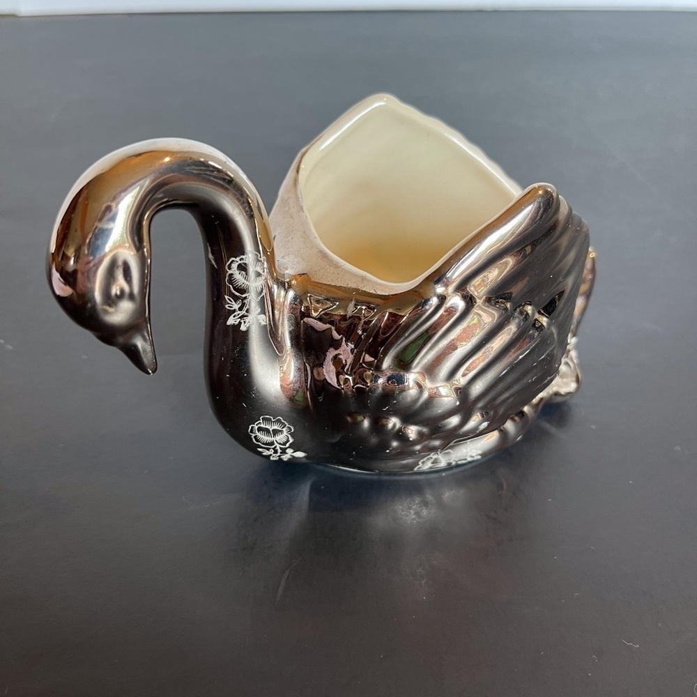 Vintage Weeping Swan with Platinum 22kt Overlay - Picture 10 of 10